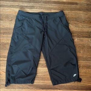 Women’s Nike Capri Athletic Pants